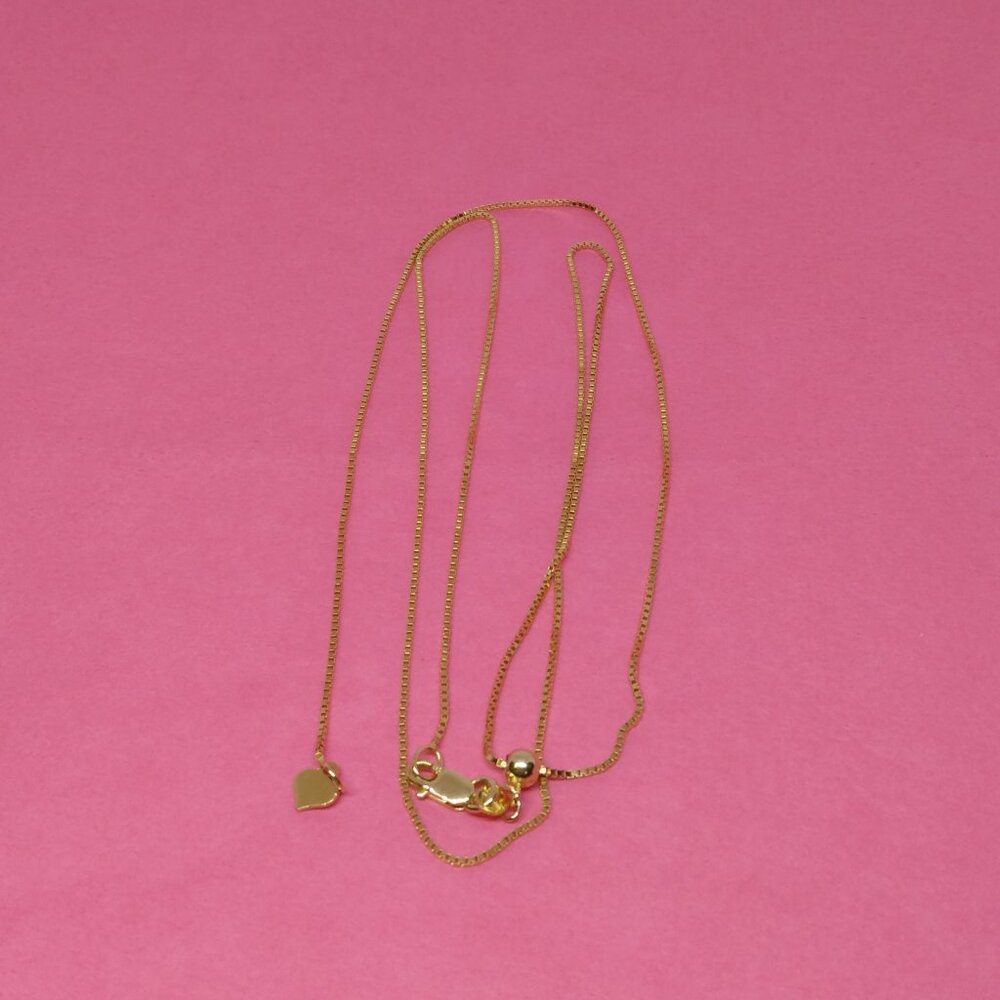 Fabulous adjustable box chain necklace.